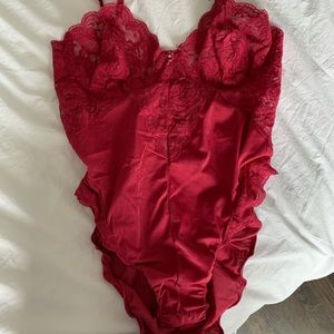 Amazing vintage ruffle red bodysuit